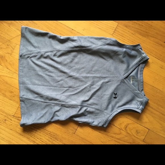 4 UnderArmour tops S/XS - Picture 8 of 8